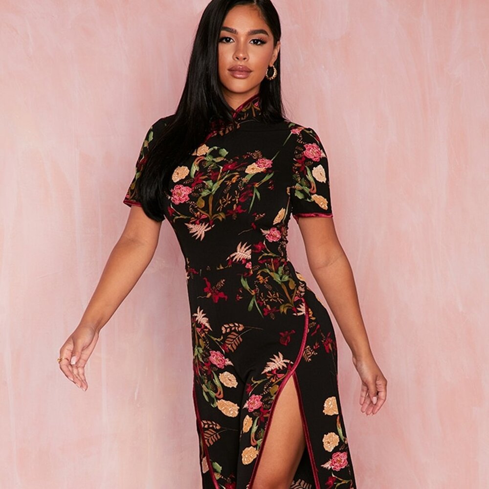 SEXY Pretty Little Thing, Petite Black High split Oriental Jumpsuit Size 4
